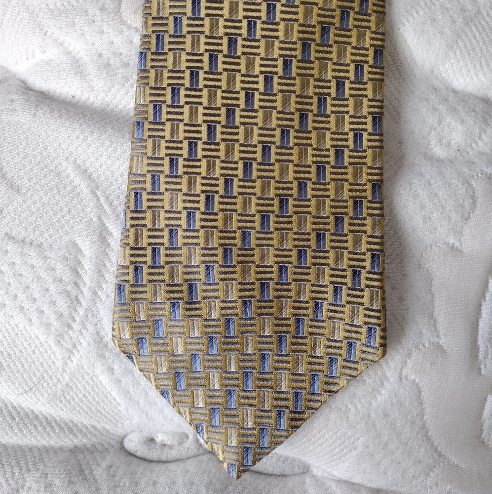 Silk Geoffrey Beene Blue and Gold Tie EUC